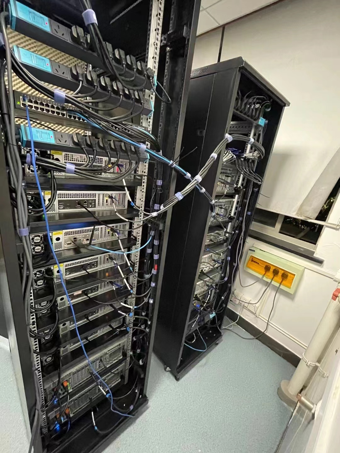 上海交大XX材料实验室